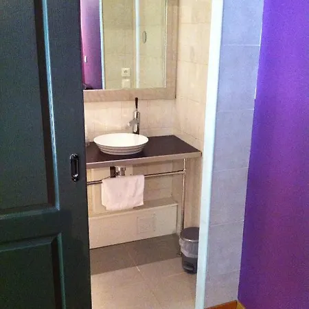 L'avenue Готель Агд