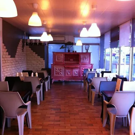 Готель L'avenue 2*